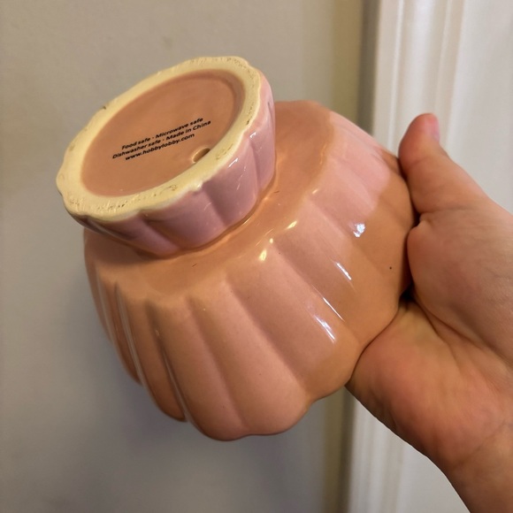 Pink Heart Shaped Scalloped Pedestal Ceramic Bowl - Picture 16 of 16